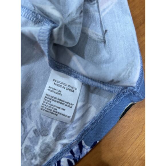 YUMI KIM Livi Shift Jersey Dress Wild Flowers Blue Pink Floral Size Medium - Picture 9 of 9